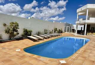 Chalet Luxury for sale in Costa Teguise, Lanzarote. 